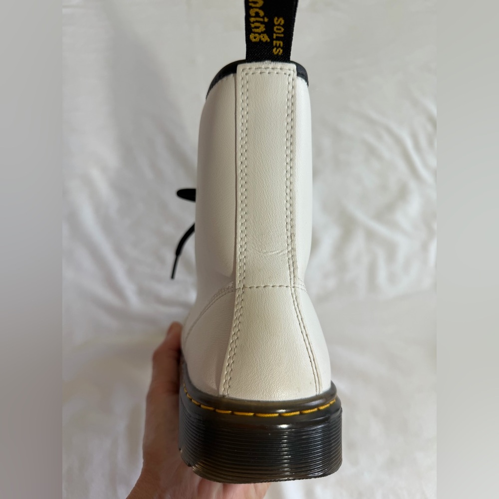 Dr. Martens White Boots Black Laces size 7 - Picture 8 of 15
